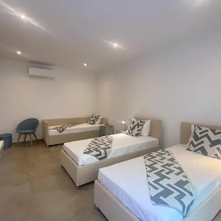 Villa Oneiro Exclusive Escape With Private Pontoon & Luxe Amenities