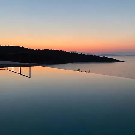 Oneiro Exclusive Escape With Private Pontoon & Luxe Amenities *