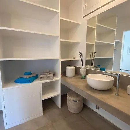 Vilă Villa Oneiro Exclusive Escape With Private Pontoon & Luxe Amenities *
