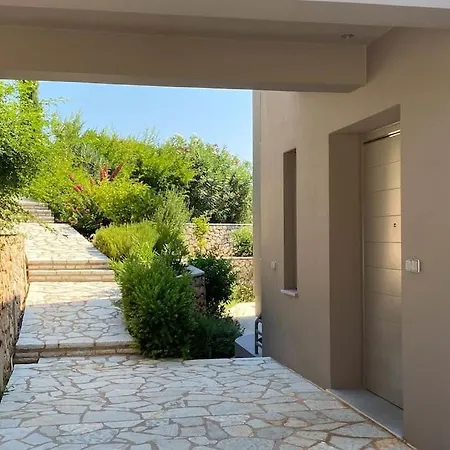 Villa Oneiro Exclusive Escape With Private Pontoon & Luxe Amenities * Evgiros