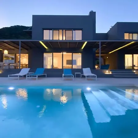 Villa Oneiro Exclusive Escape With Private Pontoon & Luxe Amenities