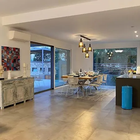 Dreamscape Oneiro - Your Gateway To Seaside