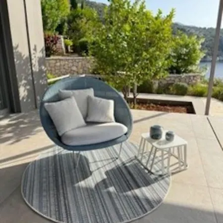 Villa Oneiro Exclusive Escape With Private Pontoon & Luxe Amenities