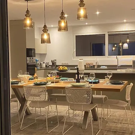 Dreamscape Oneiro - Your Gateway To Seaside Villa