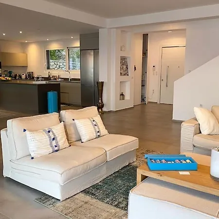 Vilă Villa Oneiro Exclusive Escape With Private Pontoon & Luxe Amenities