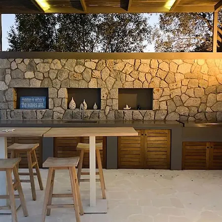 Villa Oneiro Exclusive Escape With Private Pontoon & Luxe Amenities Evgiros