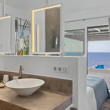 Villa Oneiro Exklusive Auszeit Mit Privatsteg Und Luxusausstattung