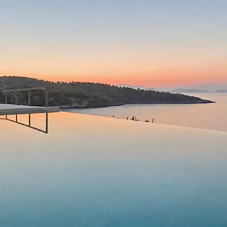 Oneiro Exclusive Escape With Private Pontoon & Luxe Amenities * Evgiros