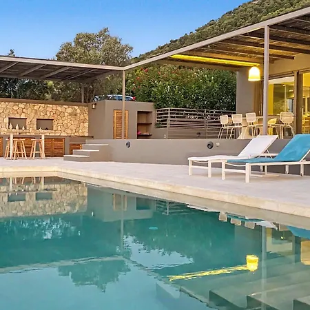 Oneiro Exclusive Escape With Private Pontoon & Luxe Amenities Villa