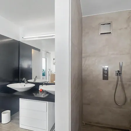 Villa Oneiro Exklusive Auszeit Mit Privatsteg Und Luxusausstattung