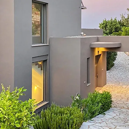 Villa Oneiro Exklusive Auszeit Mit Privatsteg Und Luxusausstattung