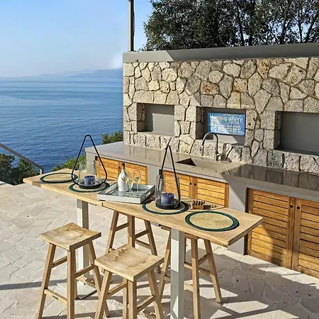 빌라 Oneiro Exclusive Escape With Private Pontoon & Luxe Amenities