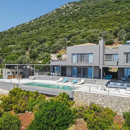 Oneiro Exclusive Escape With Private Pontoon & Luxe Amenities 빌라