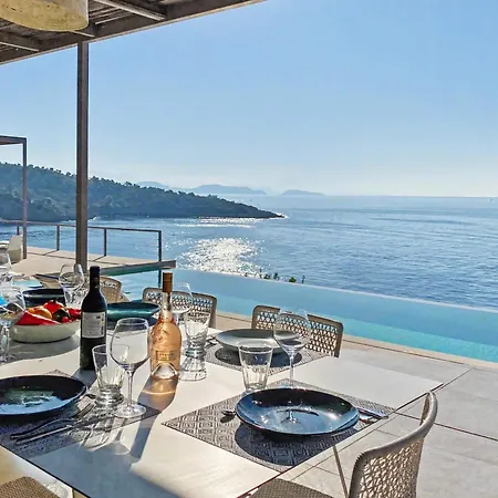 Oneiro Exclusive Escape With Private Pontoon & Luxe Amenities Villa