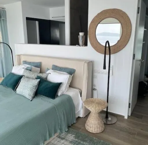 Dreamscape Oneiro - Your Gateway To Seaside